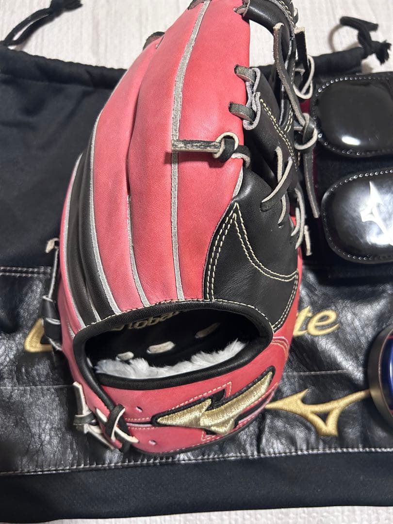 Mizuno Global Elite 軟式グローブ 赤黒