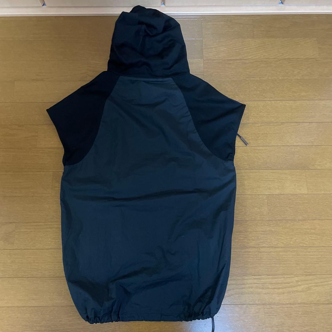 PRIDE 黒フード半袖ベスト