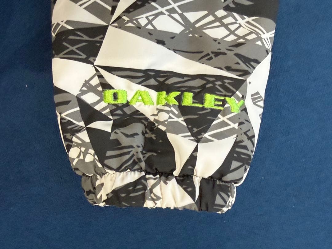 美品　フード付きジャケット　メンズ　ゴルフ　オークリー　Ｌ　ホワイト　防寒　防風