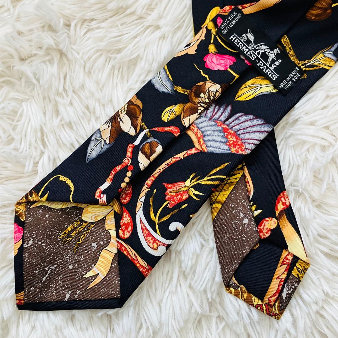 エルメス　ネクタイ　スカーフ柄　花柄　黒　ブラック　総柄　高級　シルク　成人式