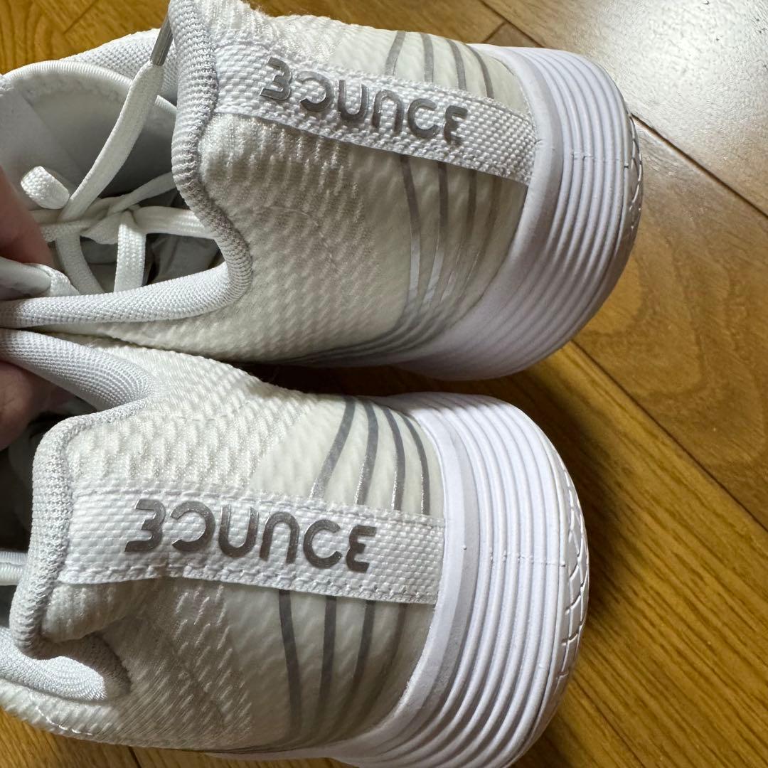 【レディース】adidas バレーボールシューズ ホワイト 26.5㎝