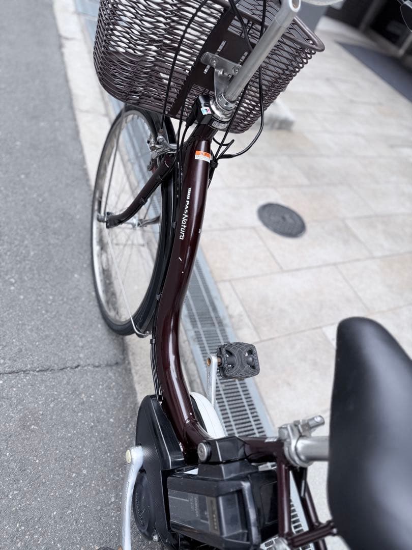 大阪府　ヤマハ　電動アシスト自転車 ブラウン 前バスケット付き　26インチ
