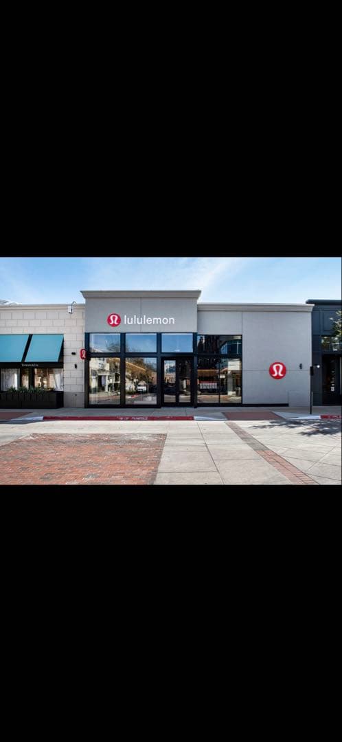 最終お値下げルルレモンサイズ4スタジオパンツ