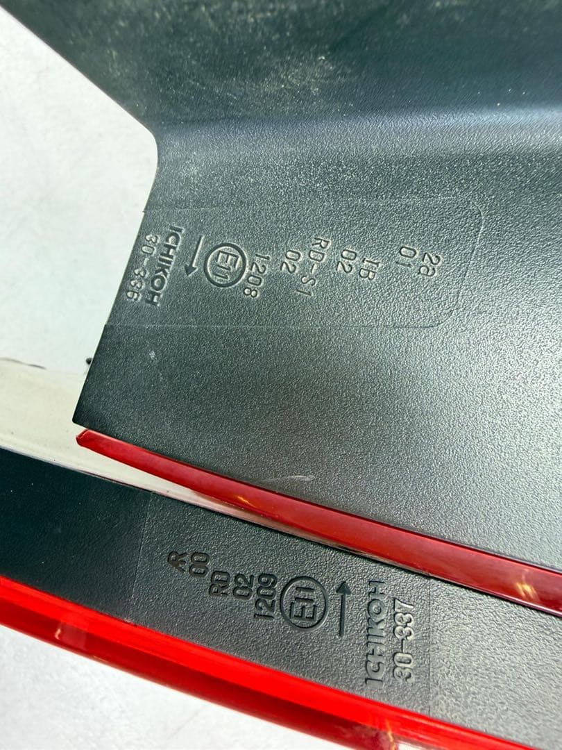 トヨタ 18 クラウン 純正 LED テルレンプ ICHIKOH 30-336