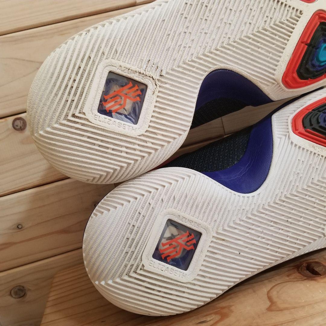 美品　2017 NIKE KYRIE 3 “KYRACHE LIGHT” ハラチ