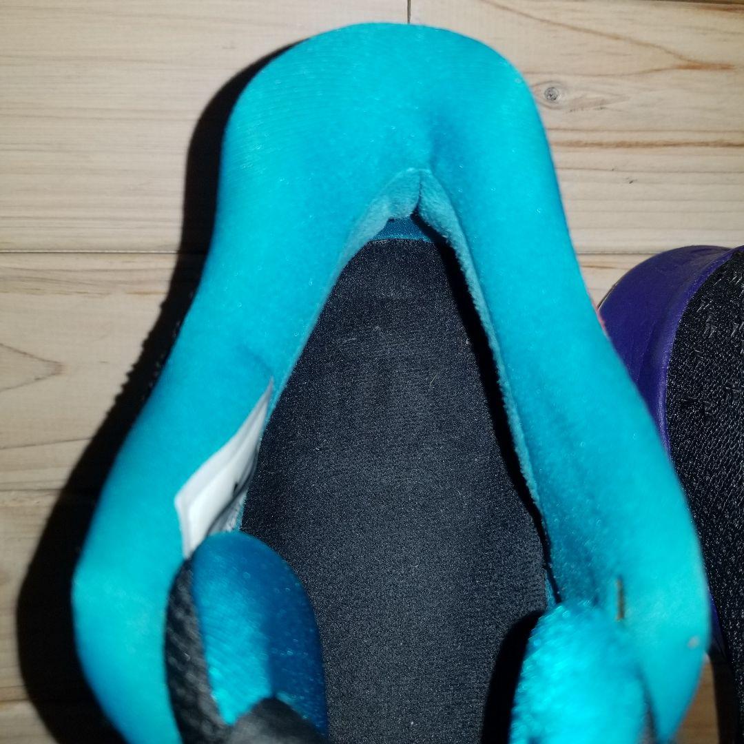 美品　2017 NIKE KYRIE 3 “KYRACHE LIGHT” ハラチ