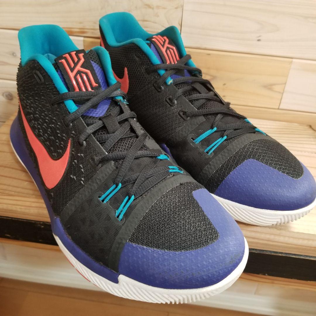 美品　2017 NIKE KYRIE 3 “KYRACHE LIGHT” ハラチ