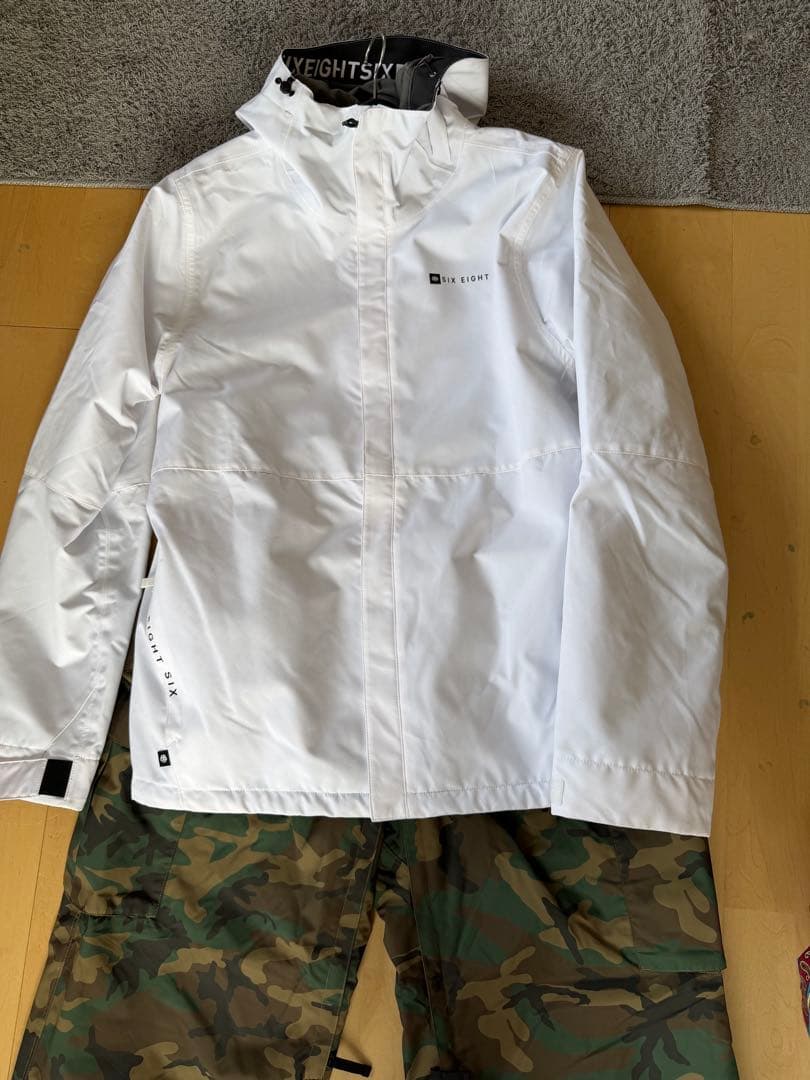 686 ウェア 25/26モデル 上下セット　 限定激レアモデル