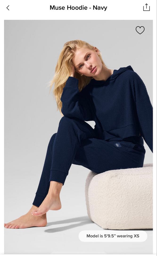 新品　alo yoga muse hoodie ネイビー　アロヨガ　フーディ