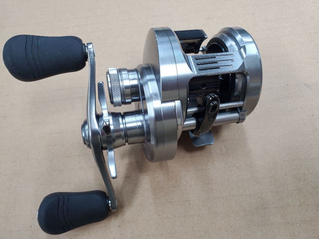 シマノ 19カルカッタコンクエスト DC200