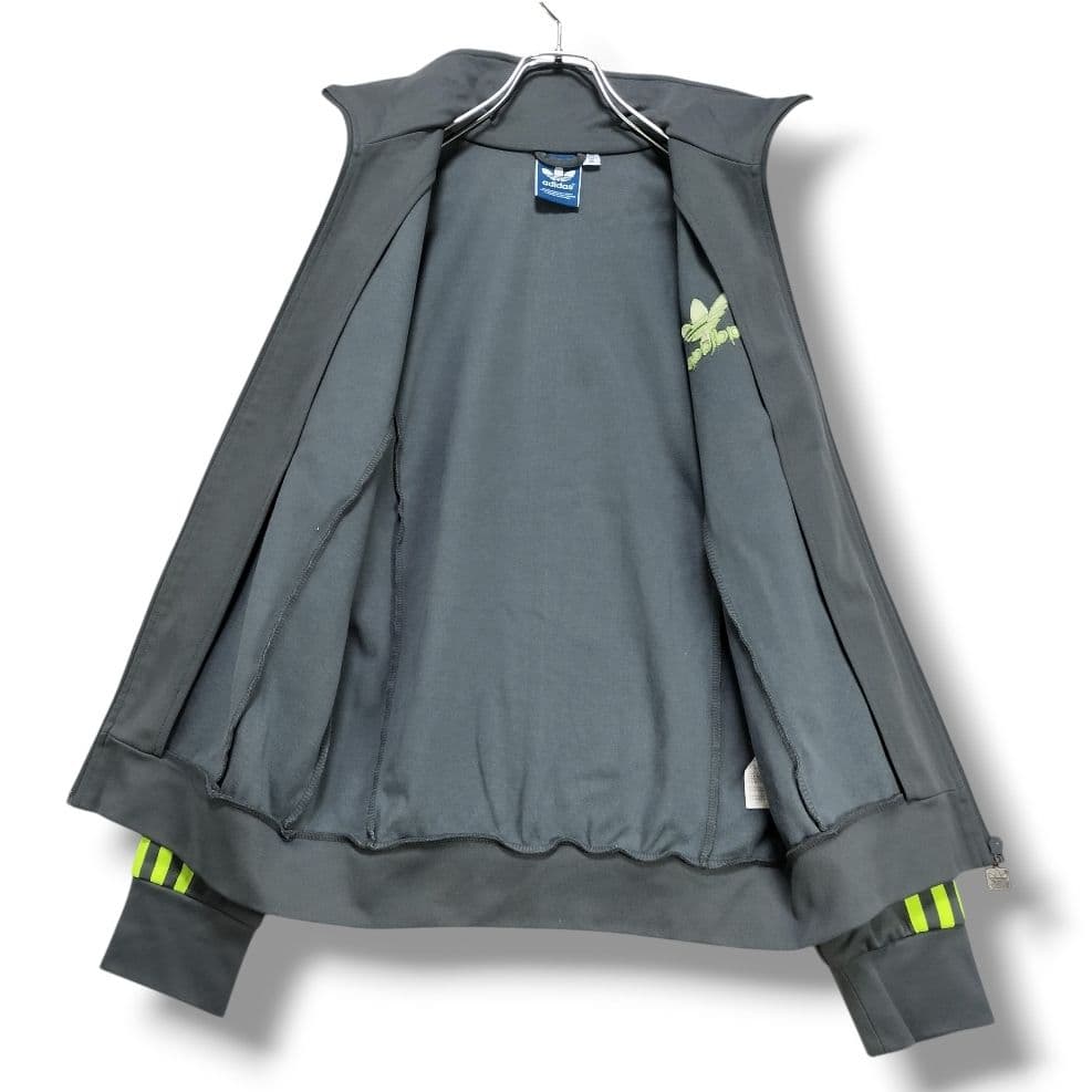 ★人気　アディダス　トラックジャケット　刺繍ロゴ　ヨーロッパ　グレー　M