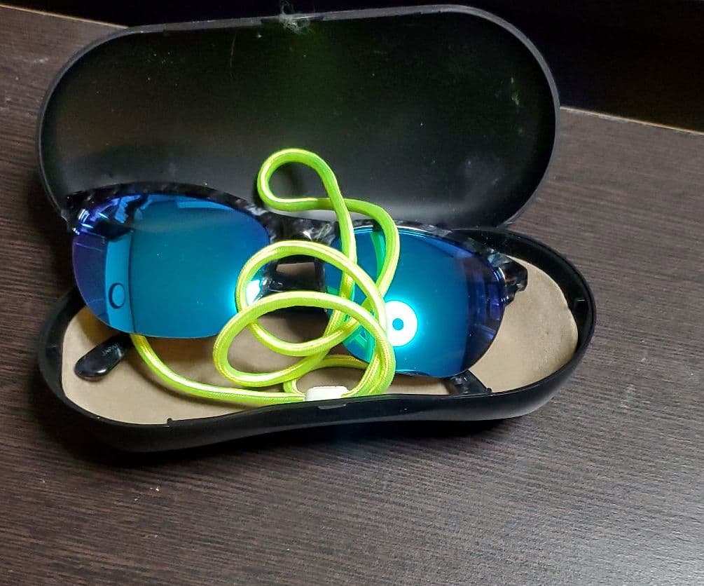 値下げ！スキーウェア　上下セット　グローブ、サングラス付き