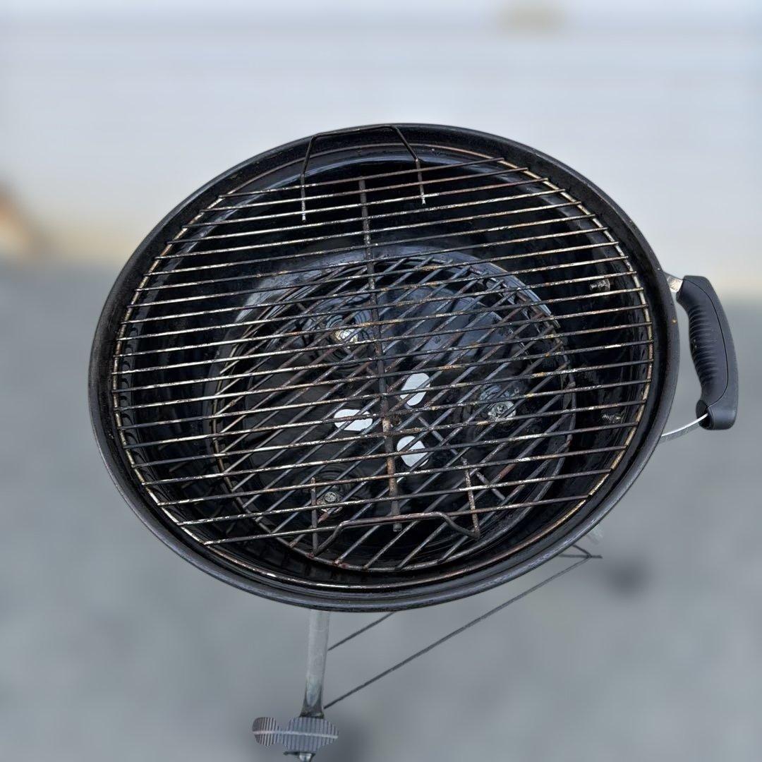 Weber 温度計付き 丸型BBQグリル キャスター付【A-262】