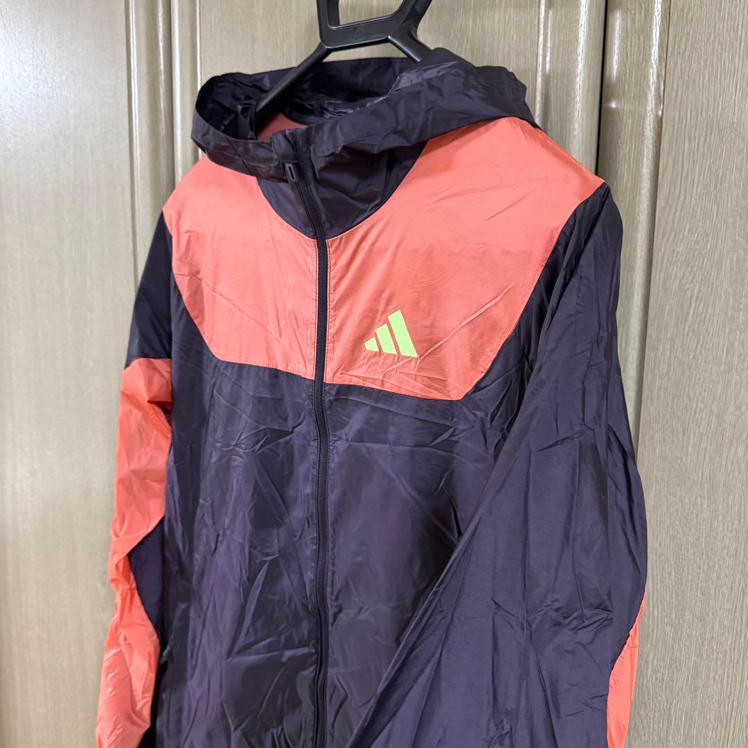 【新品タグ付き】adidas フード付きランニングジャケット Sサイズ