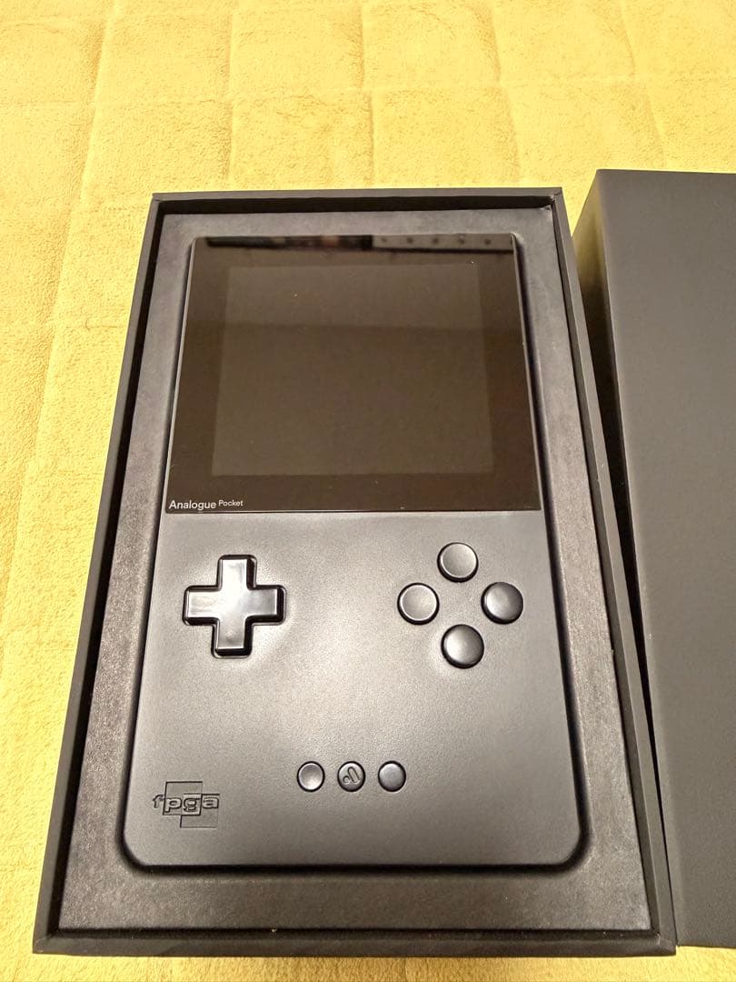 Analog Pocket 本体　黒