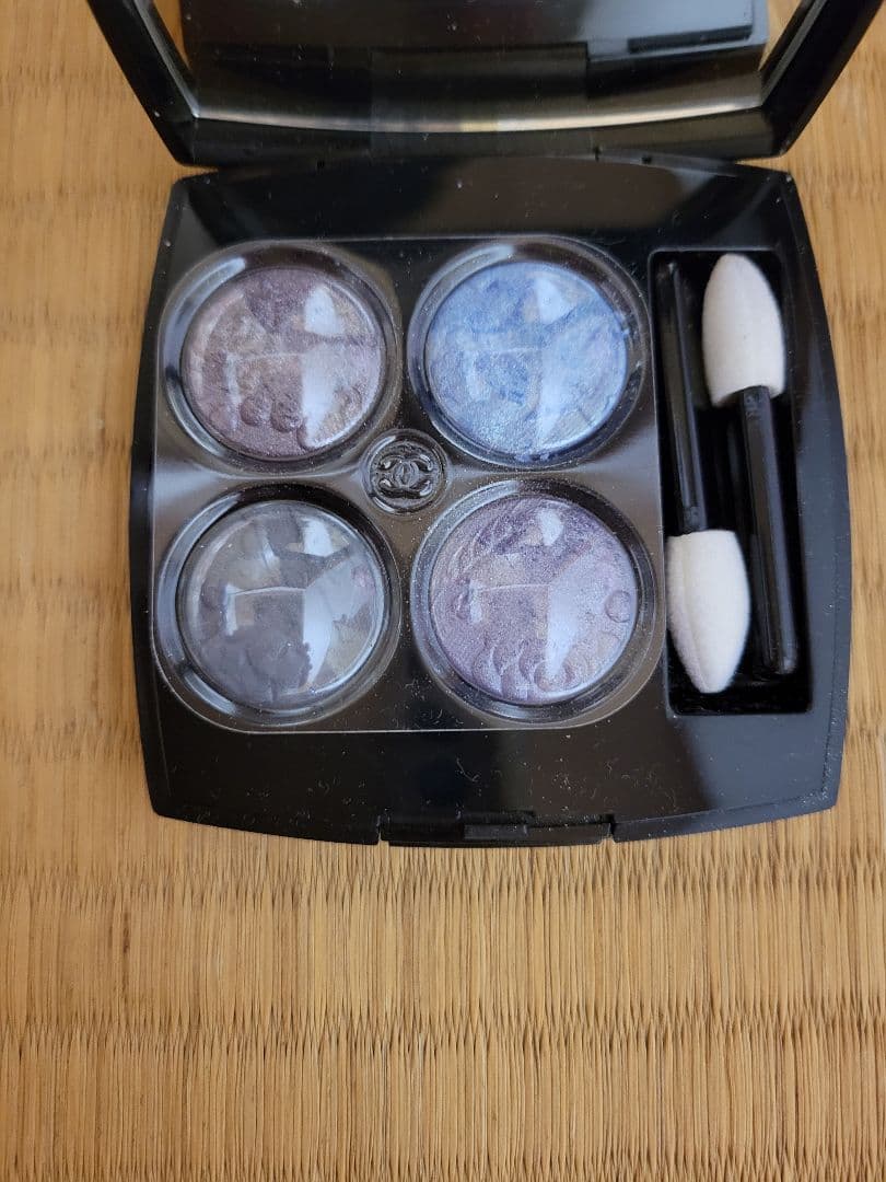 シャネル　レ　キャトルオンブル　アイシャドウ