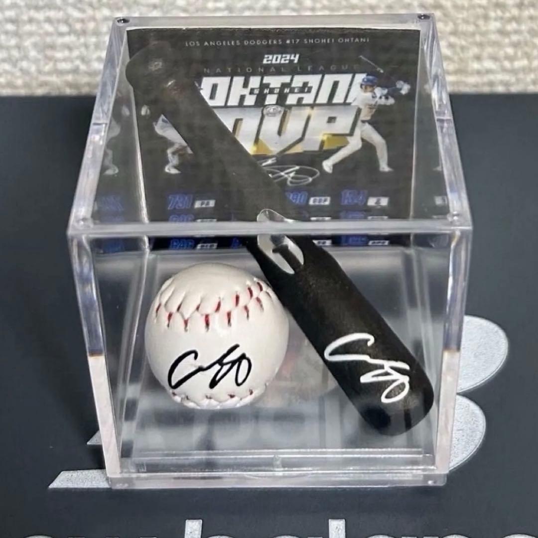 大谷翔平選手　MVPサインプリントフィギュアボール、TOPPSカード 2点セット