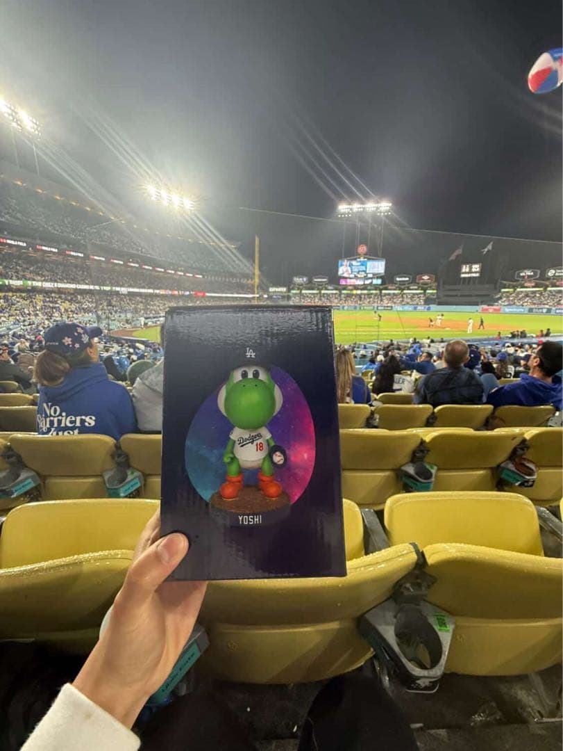 Yoshi フィギュア 18 Dodgers限定品