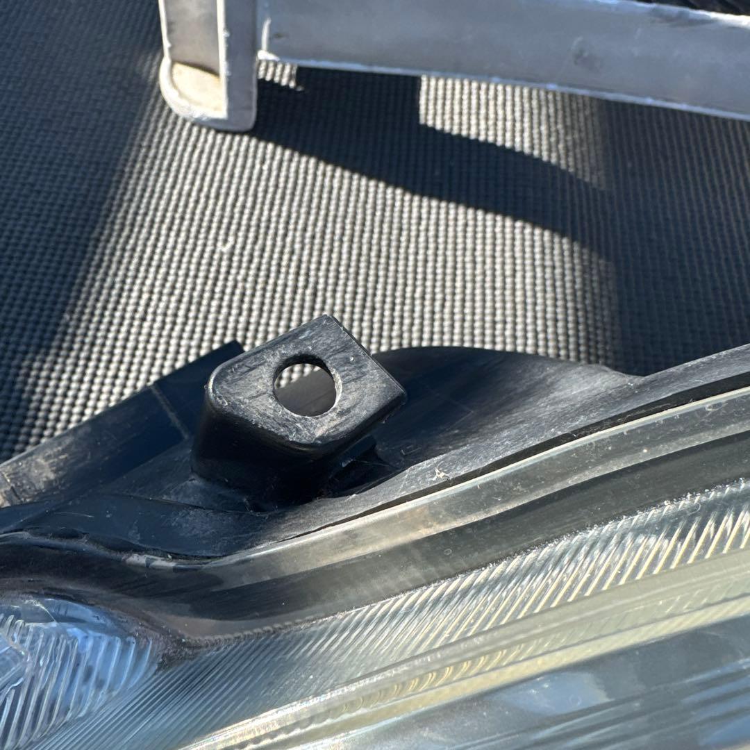 トヨタ　プリウス　30 前期　ヘッドランプ　ヘッドライト　左右セット　中古品