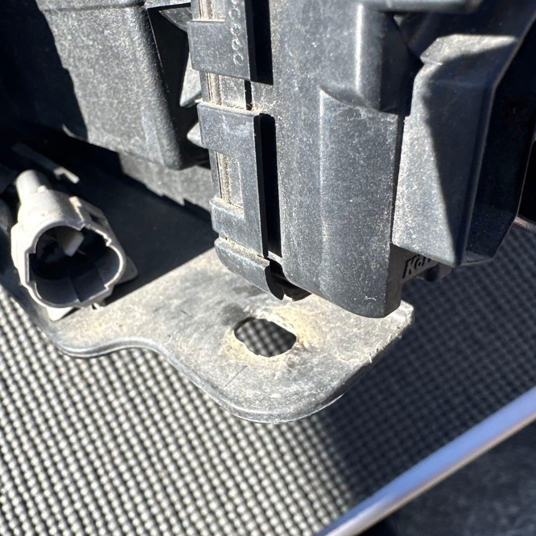 トヨタ　プリウス　30 前期　ヘッドランプ　ヘッドライト　左右セット　中古品