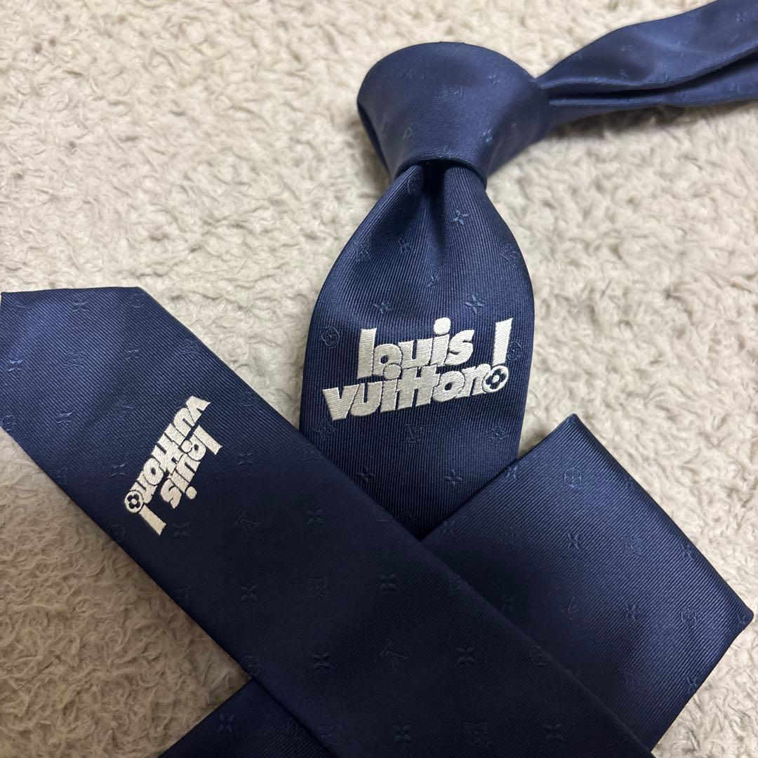 LOUIS VUITTON ネクタイ ネイビー　エブリデイ 刺繍　希少