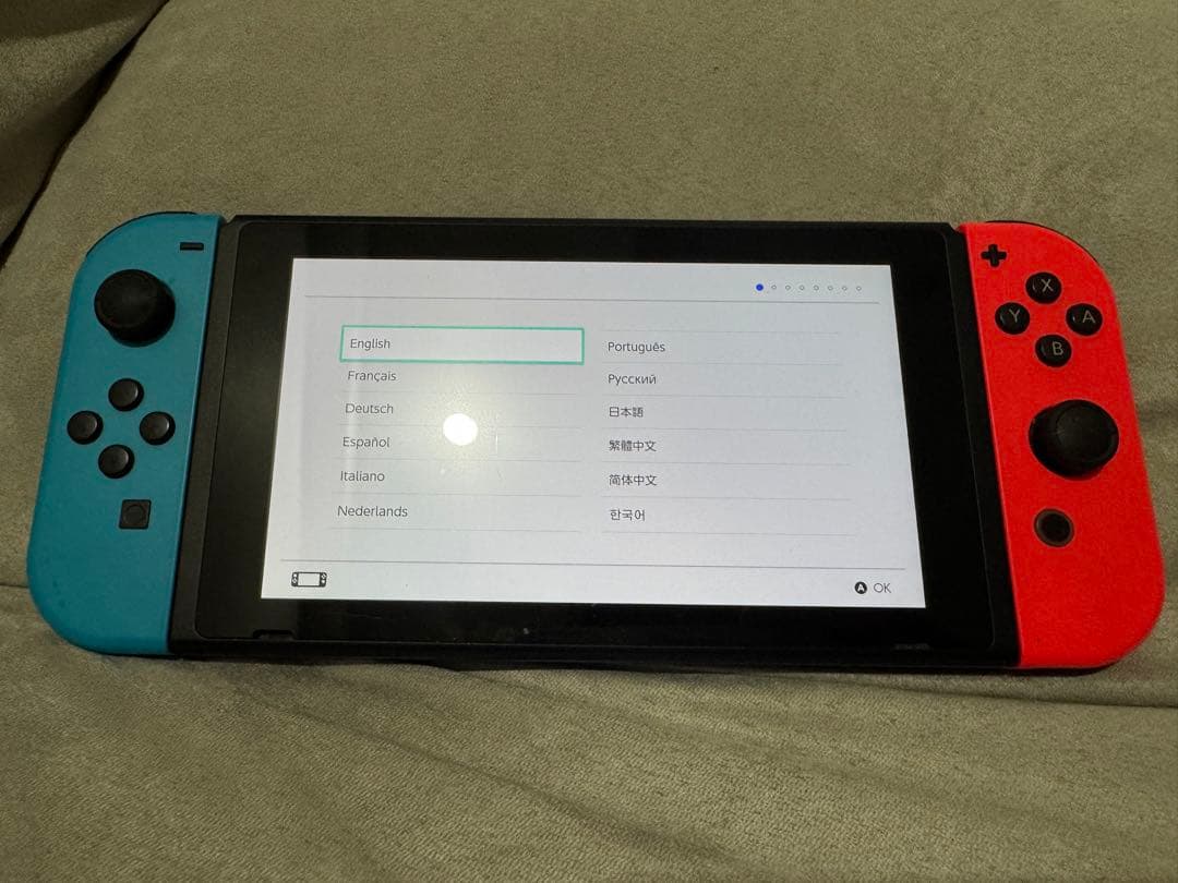 Nintendo Switch 本体 青と赤　即日発送