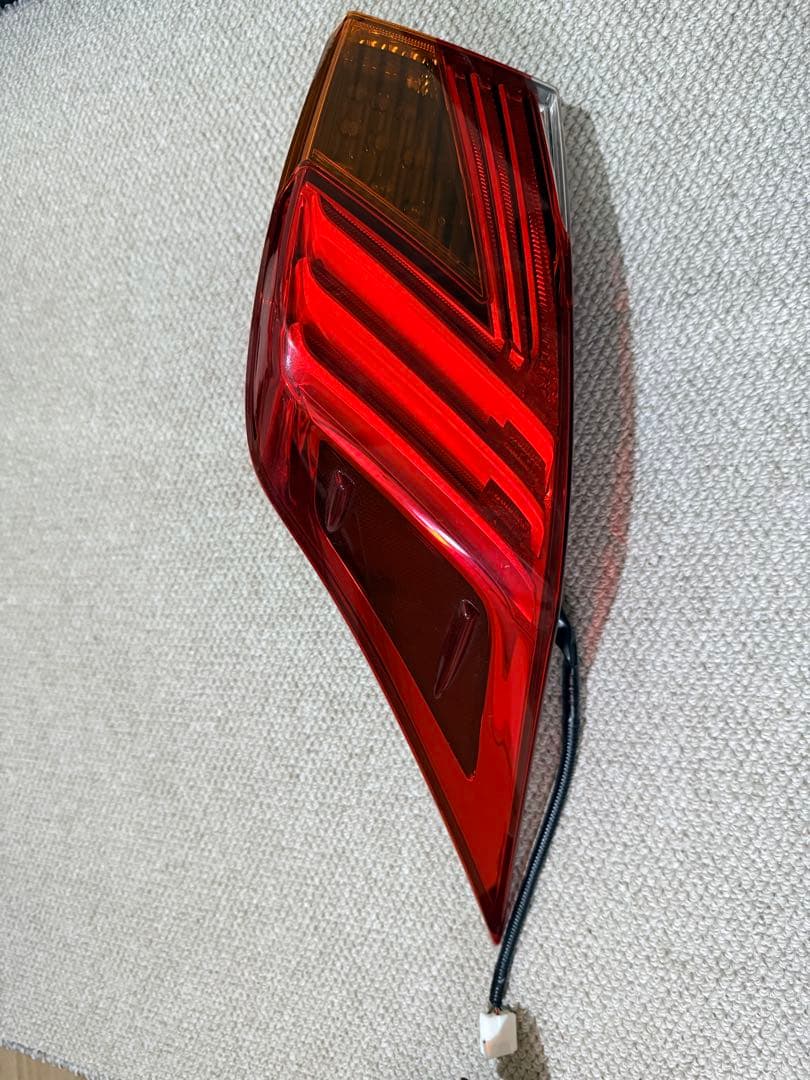 レクサス IS 純正テールランプ 左右セット30系 中期・後期用 / L字発光