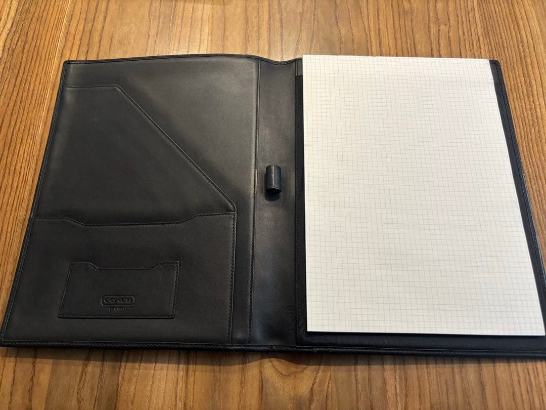 H*M様 【coach】黒 バインダー A4サイズ！