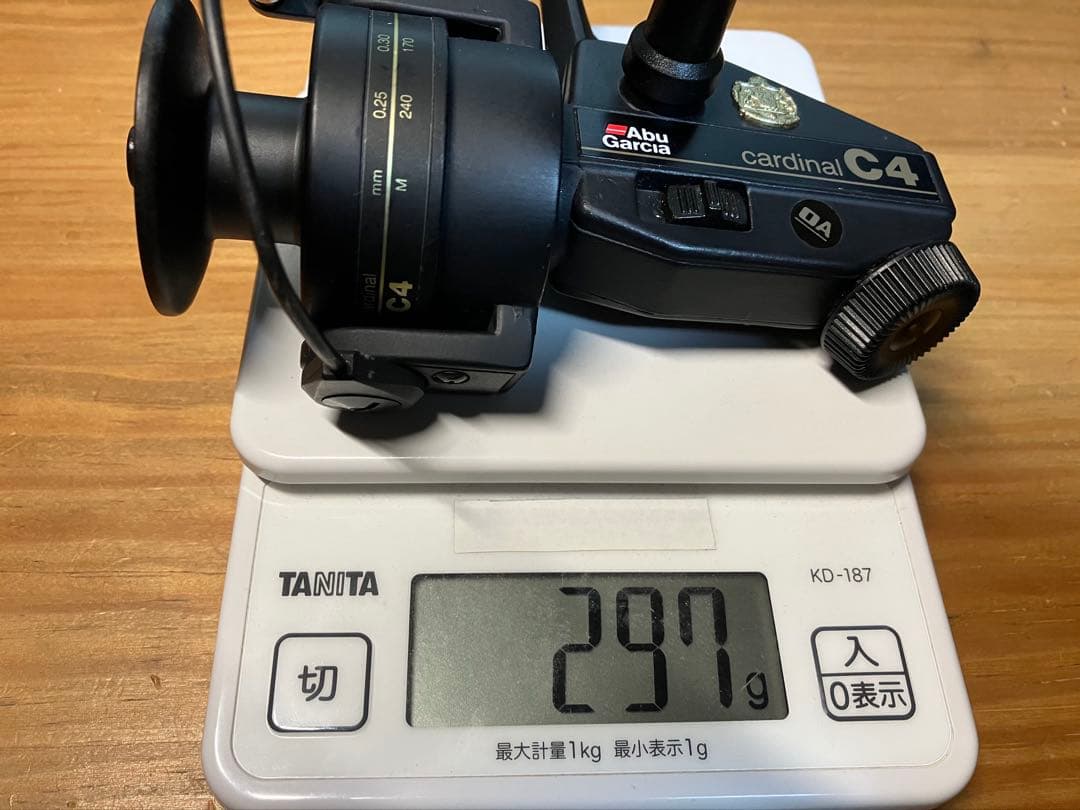 Abu Garcia カーディナルC4 (替スプール付) リアドラッグ搭載