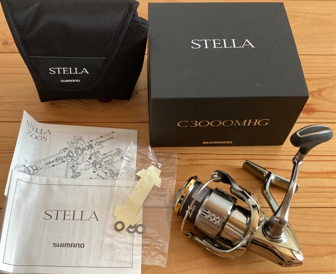 【超美品】18ステラC3000MHG スピニングリール