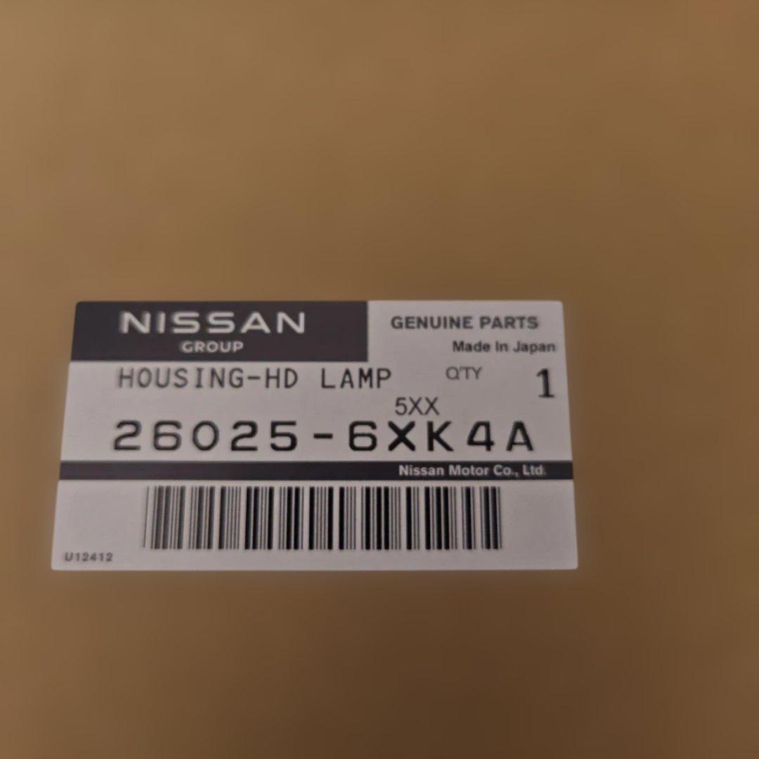 日産ノートe13 ヘットライト右LED