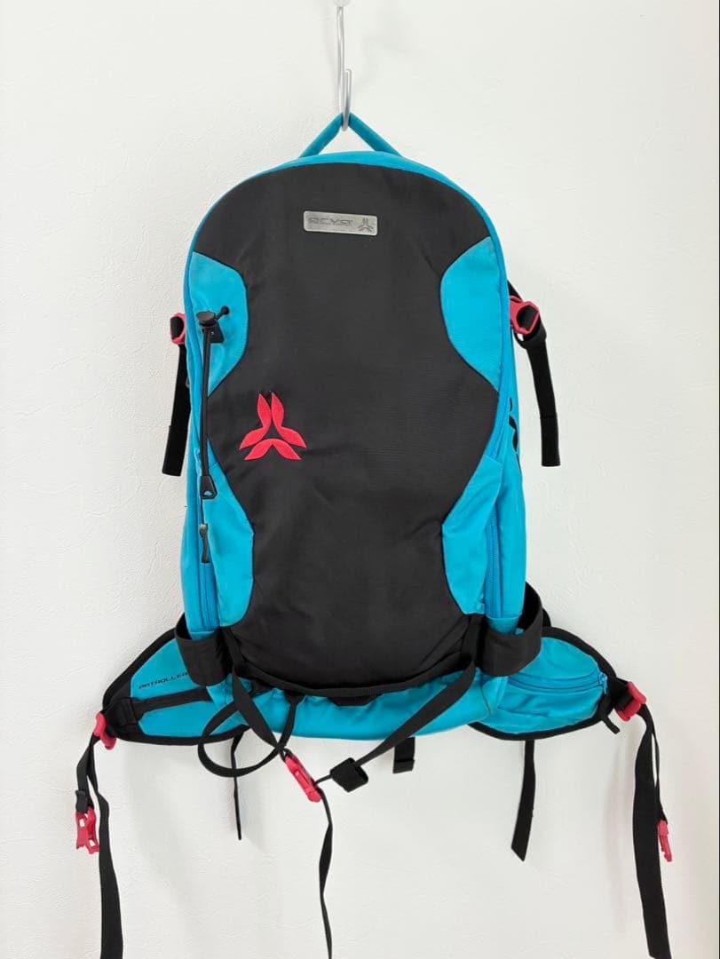 ウィンタースポーツ用リュック 黒　青　アウトドア　ソネ arva_レスキュー