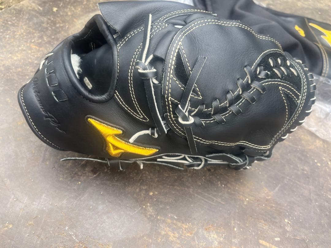 ミズノプロ　軟式　投手用　グローブ　黒　使用回数2回！
