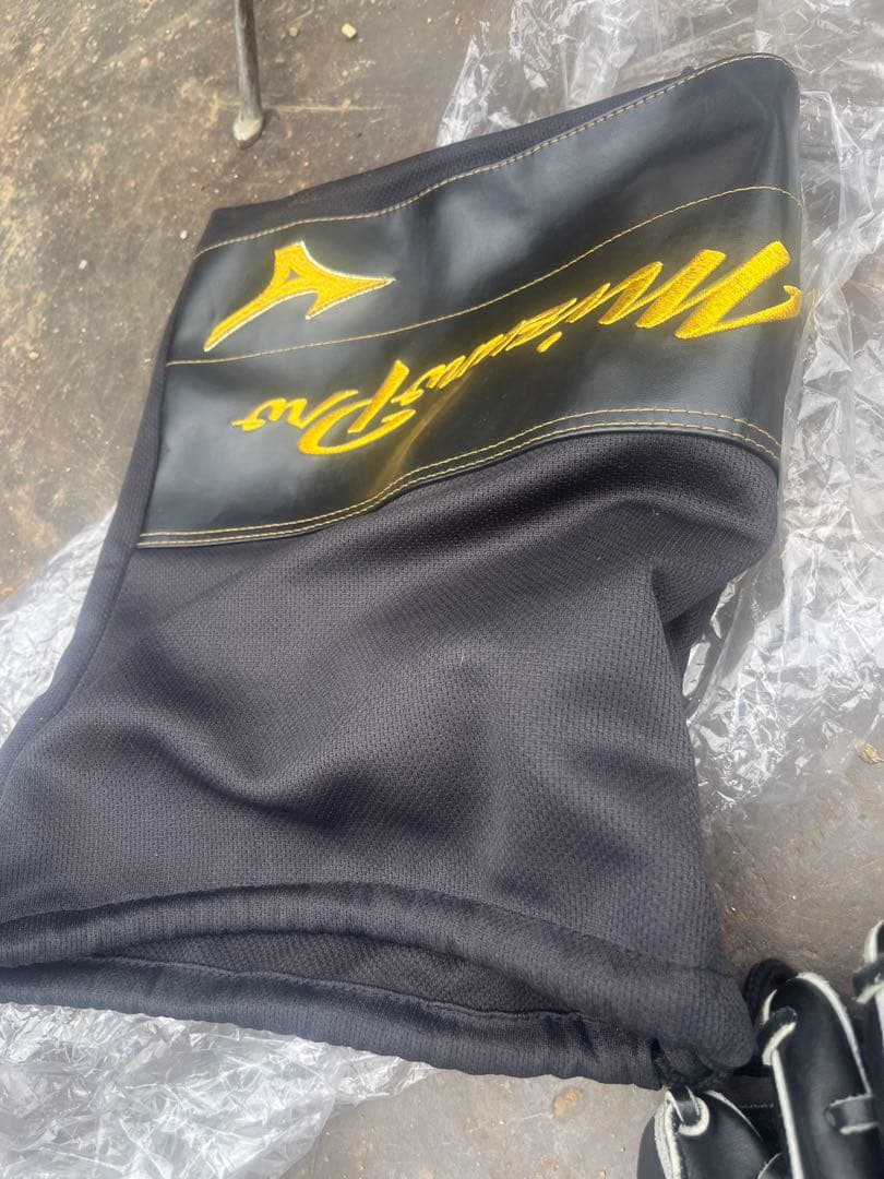 ミズノプロ　軟式　投手用　グローブ　黒　使用回数2回！