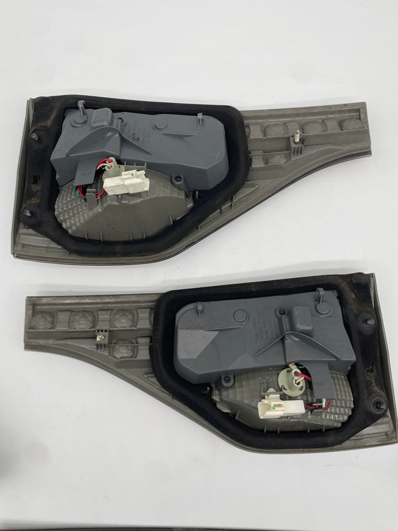 トヨタ エスティマ 50系 LEDテールランプ左右セット　ACR50 GSR55