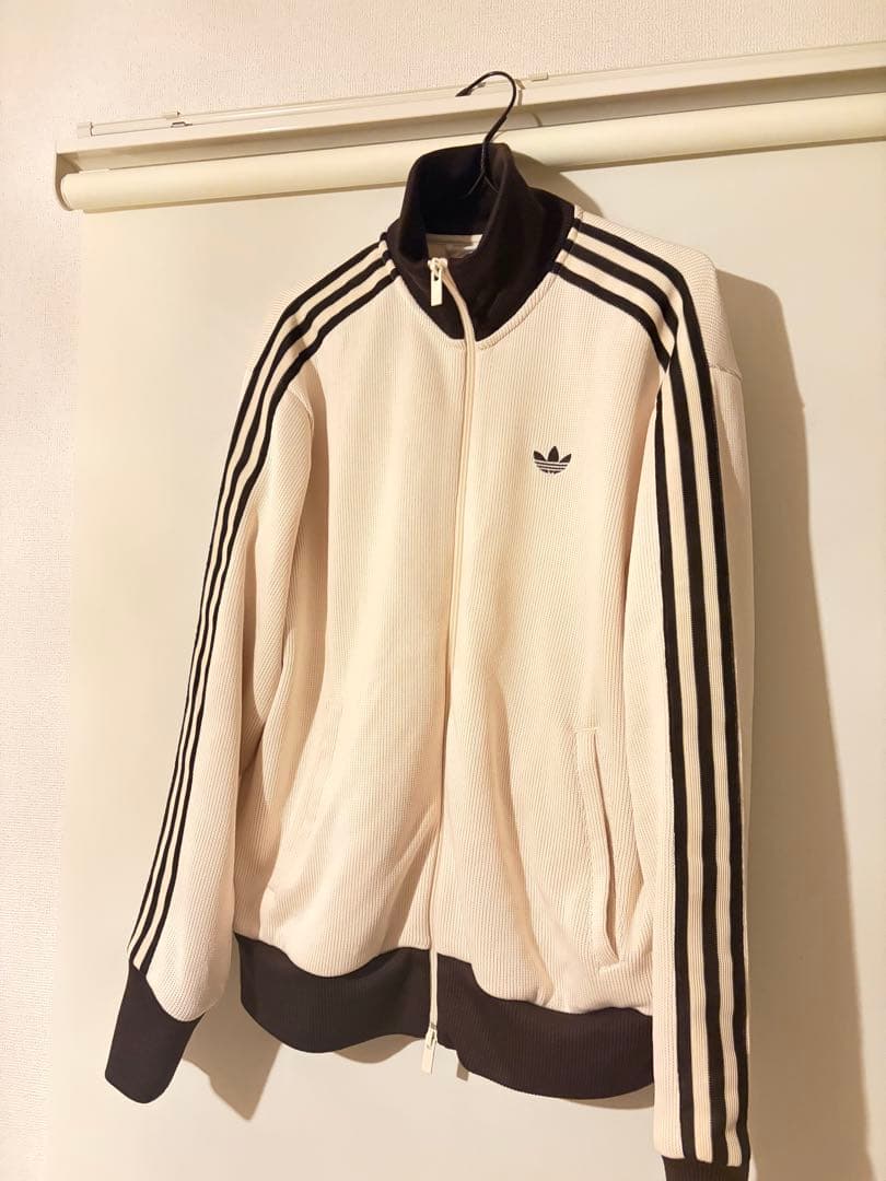 adidas クリーム色 ジップアップジャケット