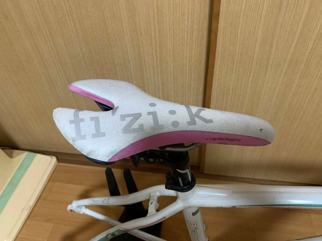 Bianchi ロードバイクフレーム Fizikサドル付き