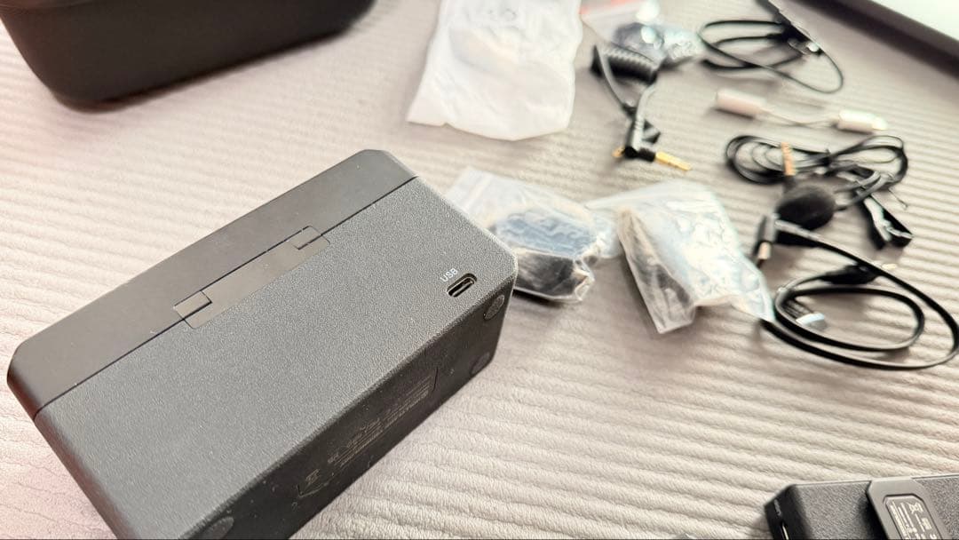 【美品】HOLLYLAND LARK MAX ワイヤレスマイク　ラベリアマイク付