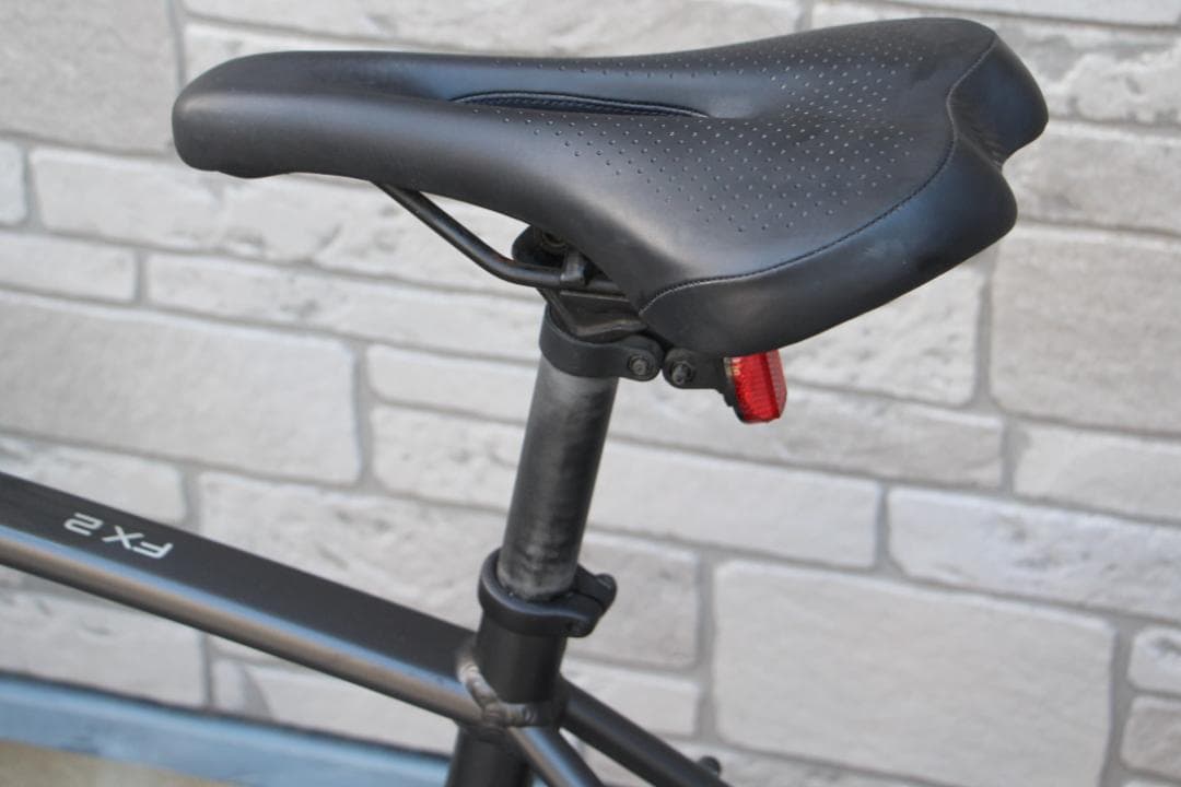 引き取り限定♪TREK♪FX2♪油圧式ディスクブレーキ♪軽量クロスバイク♪