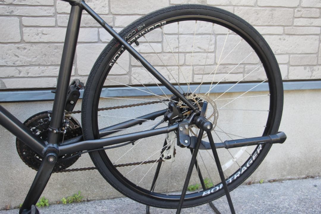 引き取り限定♪TREK♪FX2♪油圧式ディスクブレーキ♪軽量クロスバイク♪