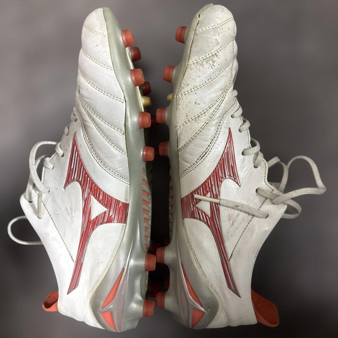 ミズノモレリアネオ4赤白 サッカースパイク