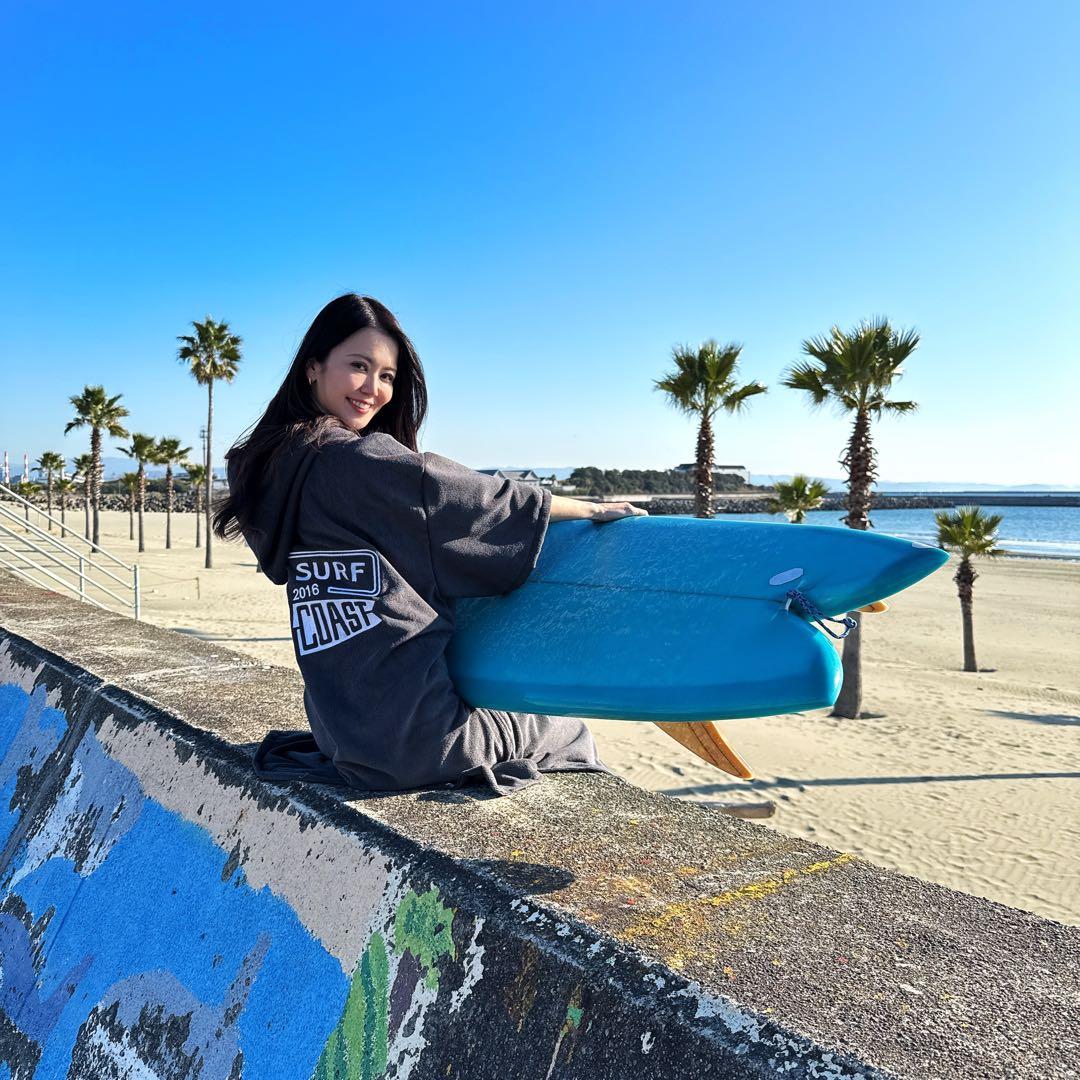 秋のサーフィンに便利　LUSSO SURF お着替えポンチョ　グレー⭐︎送料込み