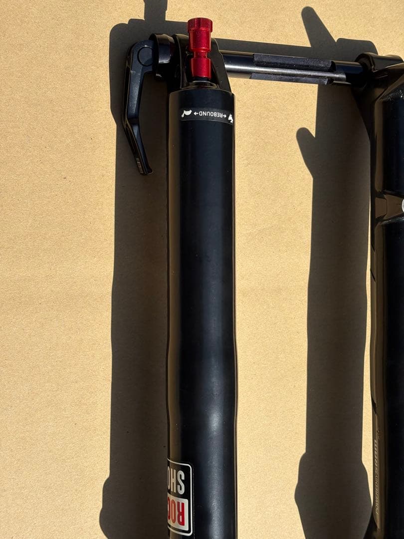 ROCKSHOX Sektor サスペンションフォーク 26