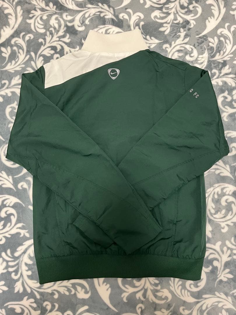 美品！激レアセットアップ！！セルティック　ナイロンジャケット 緑/白