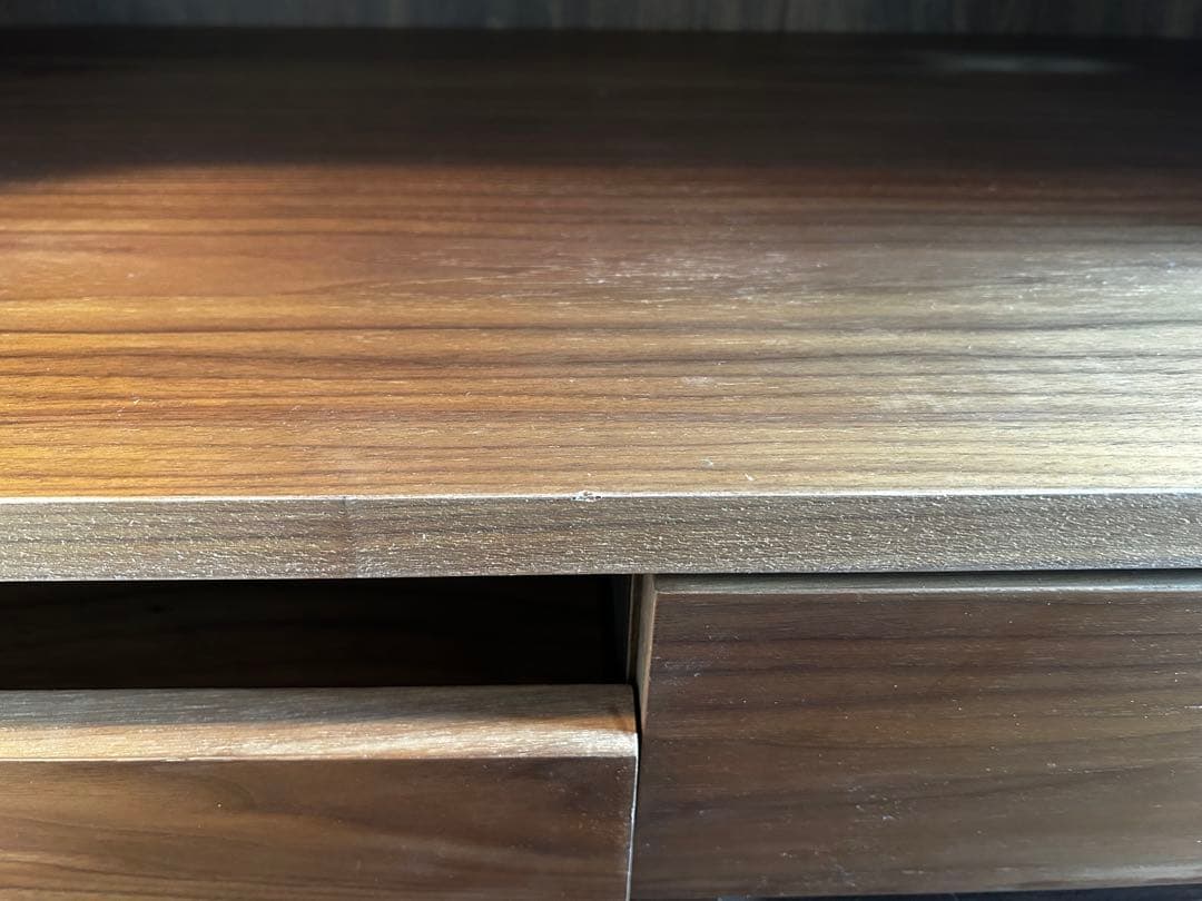 無印良品　木製カップボード・ウォールナット材幅８８×奥行４４×高さ１７５．５ｃｍ