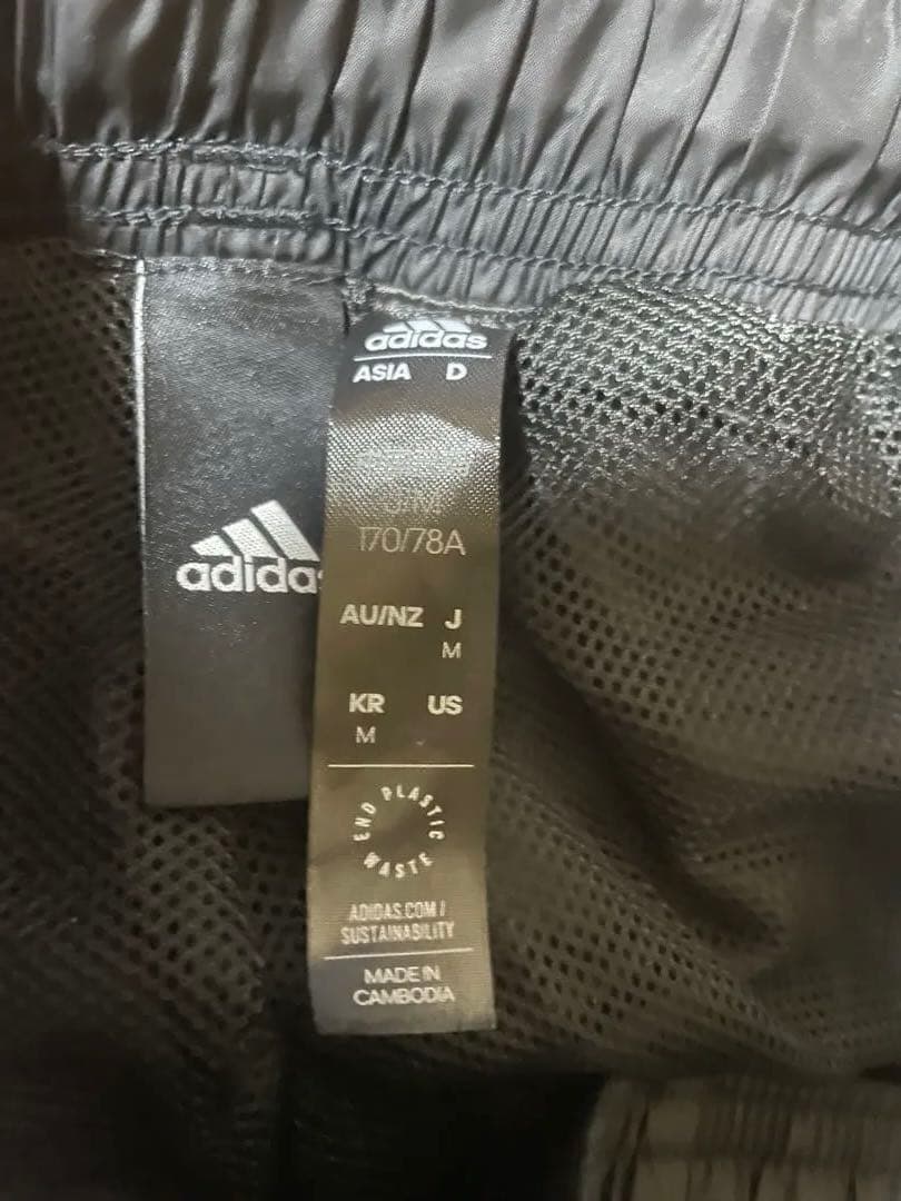 adidas フード付きウィンドブレーカー 黒上下