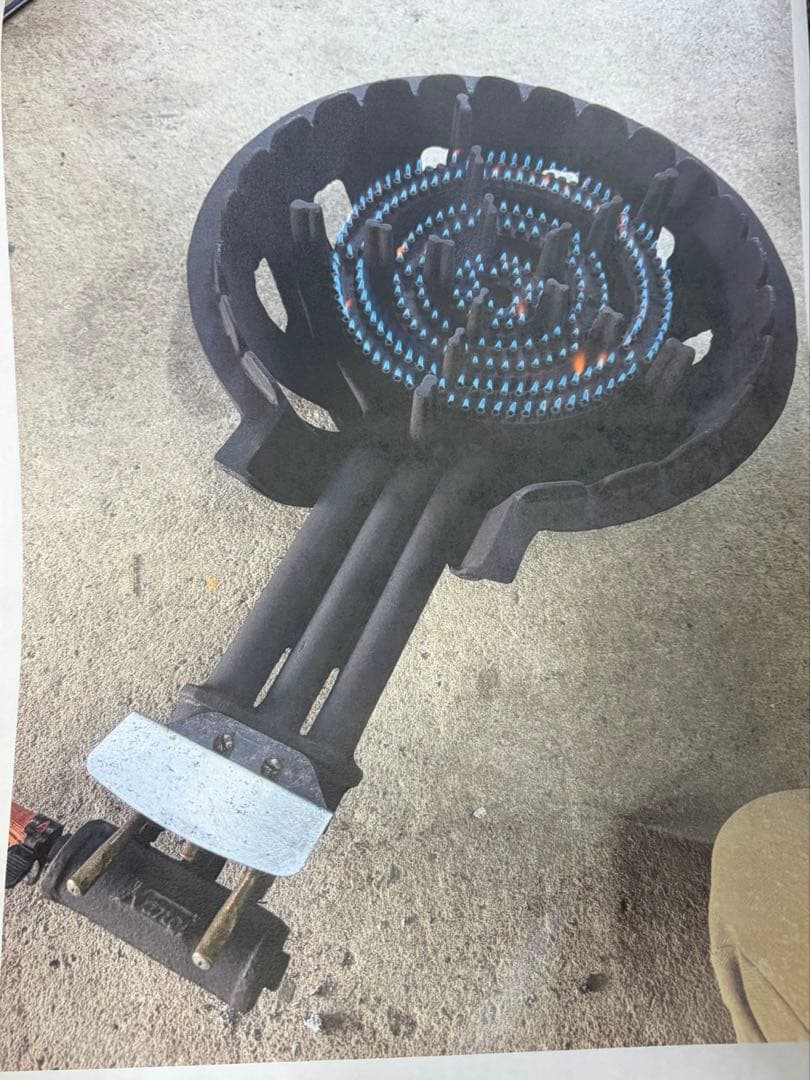 中古品 業務用 三重コンロ LP 鋳物