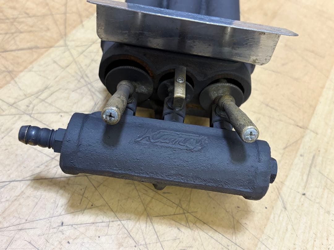 中古品 業務用 三重コンロ LP 鋳物