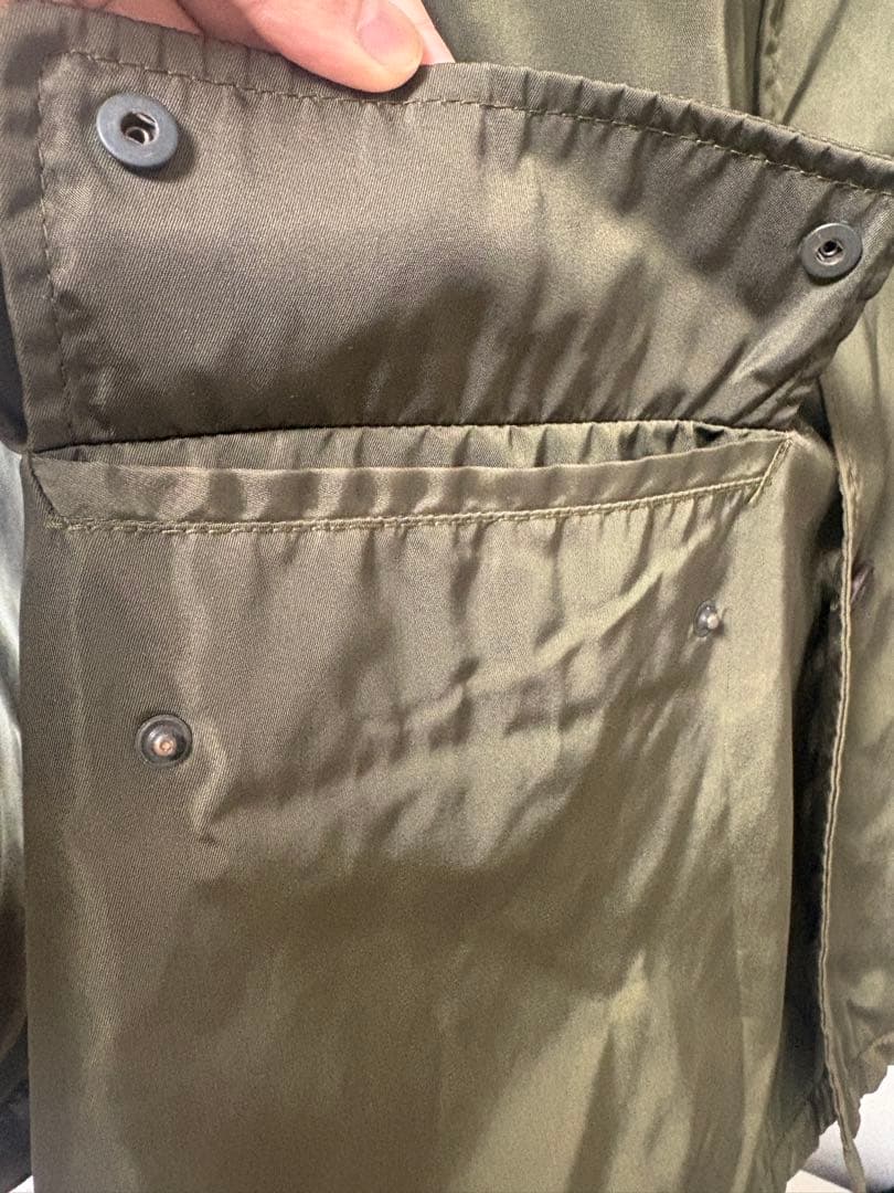 prada オリーブ色 ナイロンジャケット ファー襟付き 襟レザー