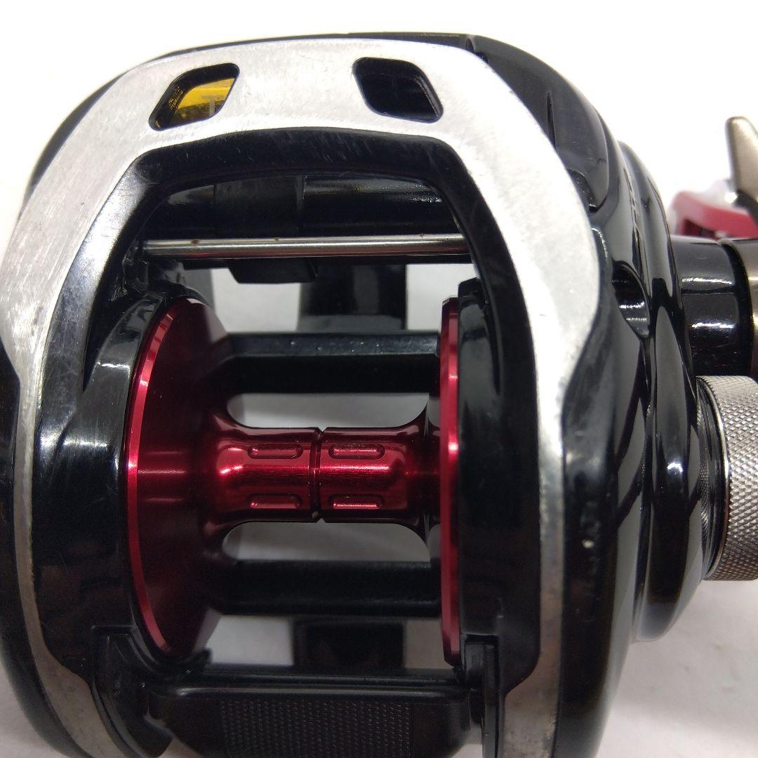 ダイワ タトゥーラHD150SH-TW 右ハンドルベイトリール 中古品